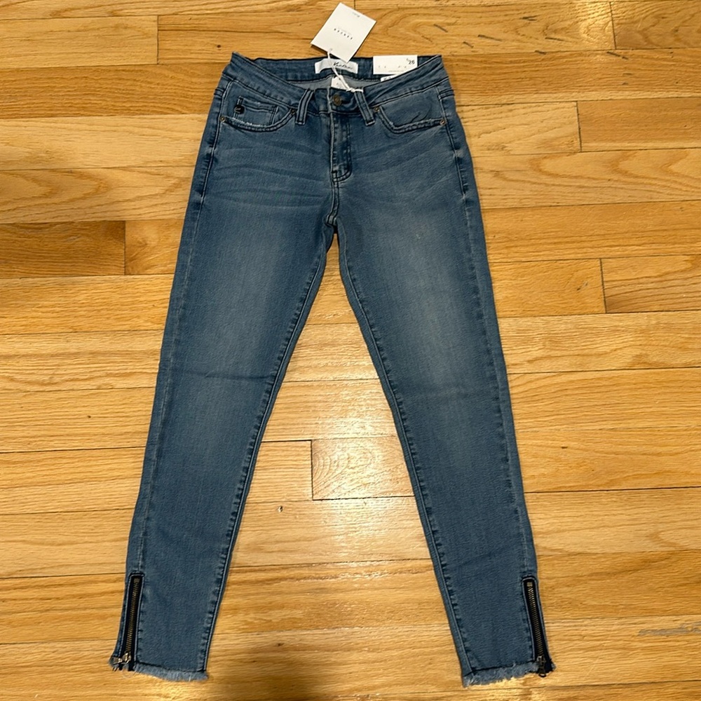NWT Kan Can skinny ankle zip jeans